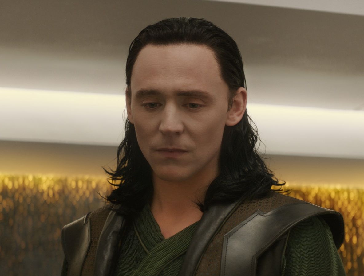 Tom Hiddleston (Loki) imprisoned