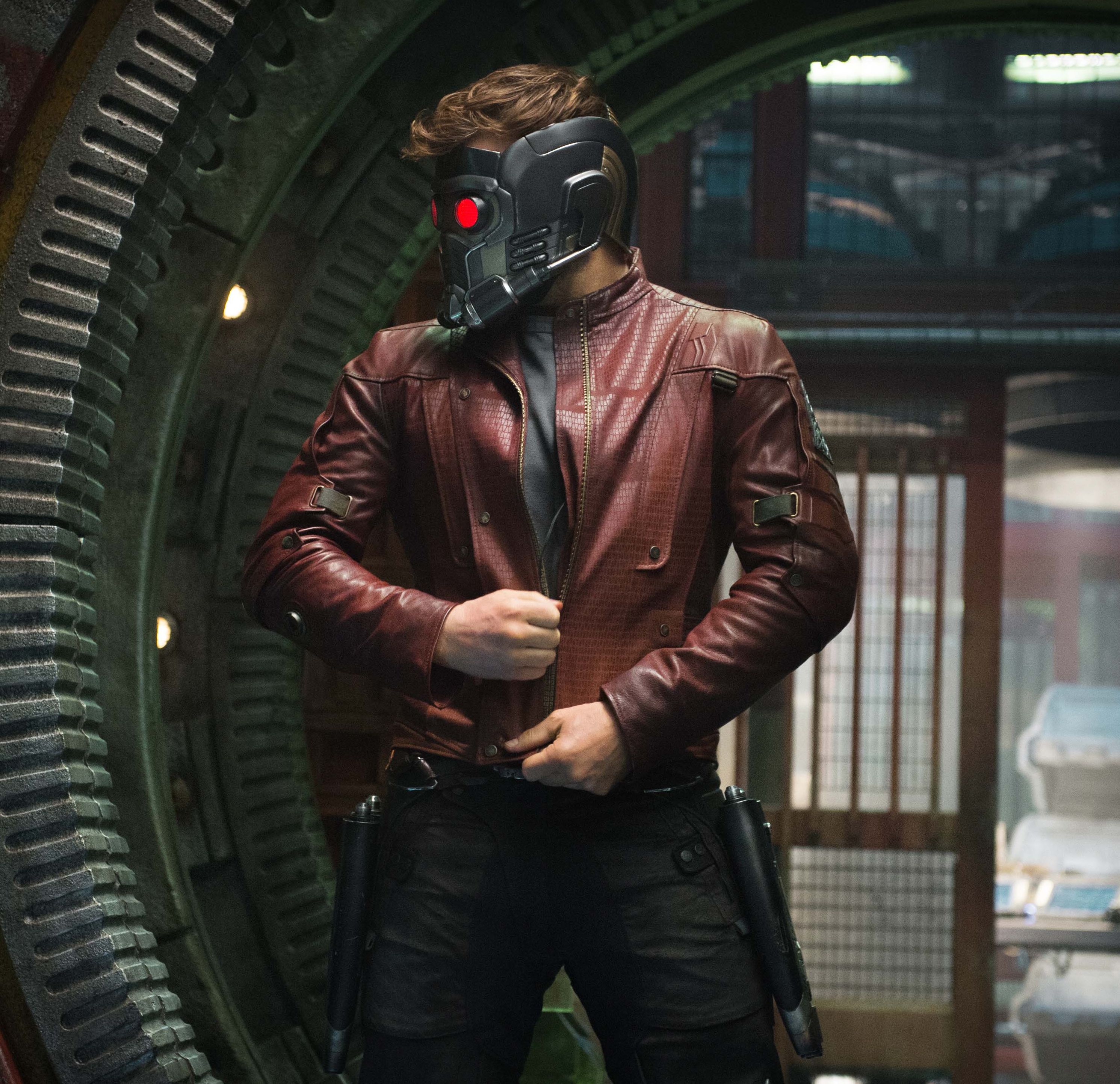 Peter Quill puts on mask