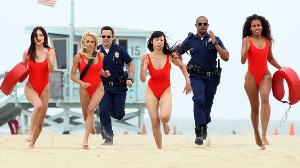 Jake Johnson and Damon Wayans Jr. Baywatch beach run