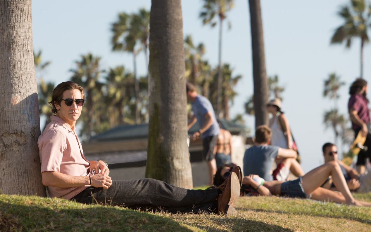 Jake Gyllenhaal chilling in the sun, Nightcrawler 