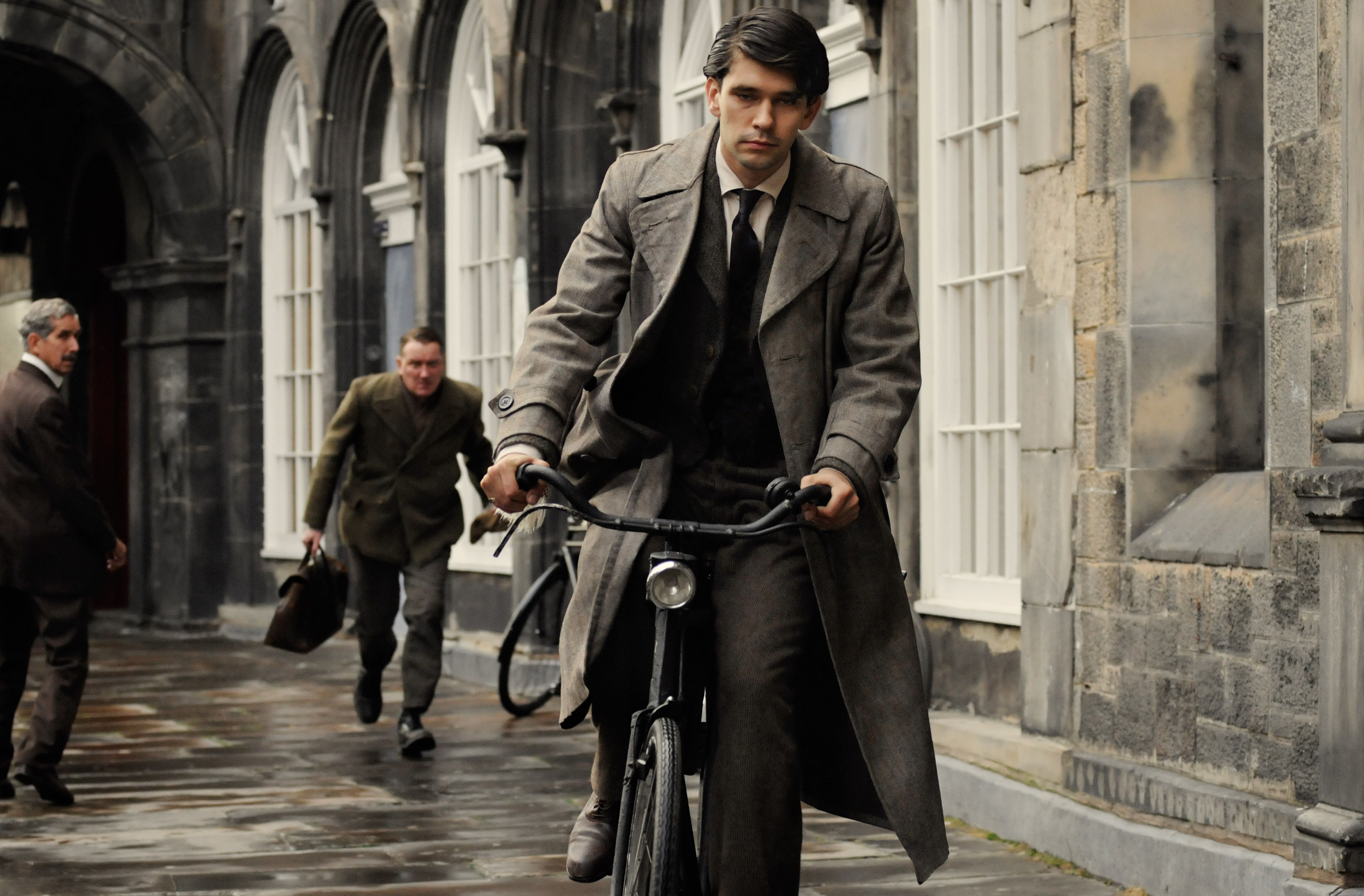 Ben Whishaw cycles in Cloud Atlas