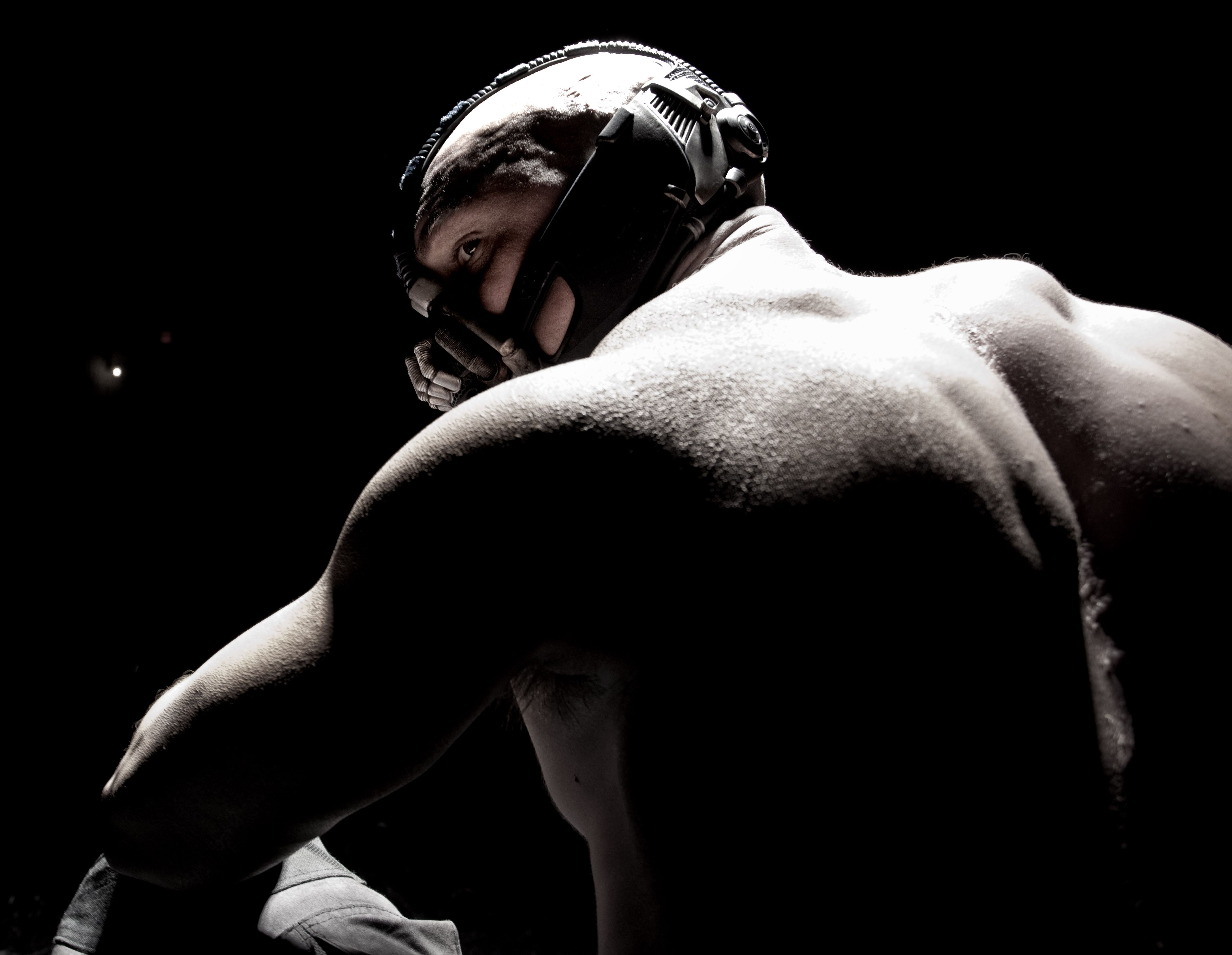 Bane&#039;s back - Tom Hardy in The Dark Knight Rises