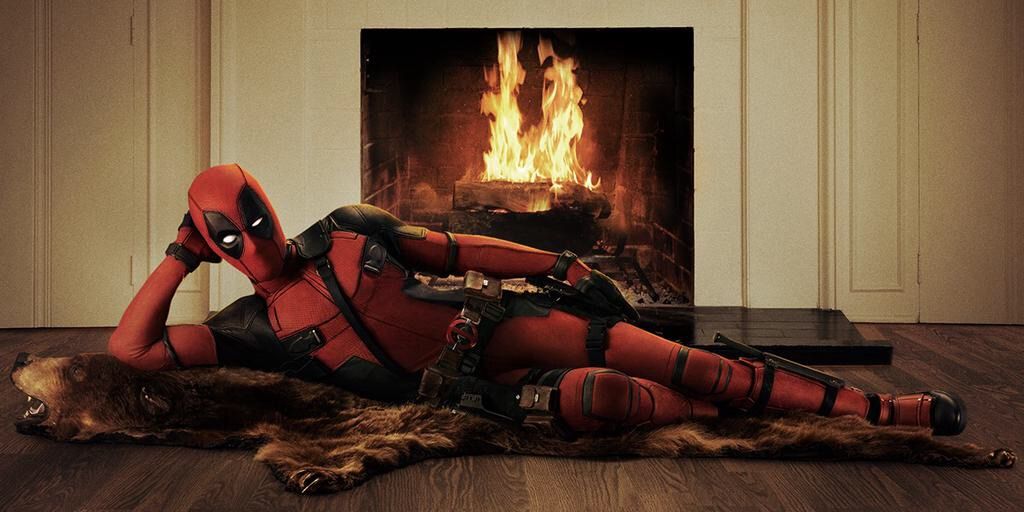 Ryan Reynolds Shows Off His &#039;Deadpool&#039; Suit