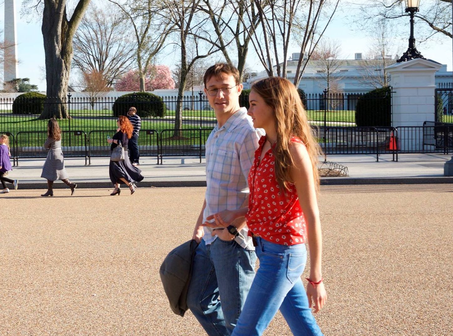 Shailene Woodley and Joseph Gordon-Levitt in Snowden biopic