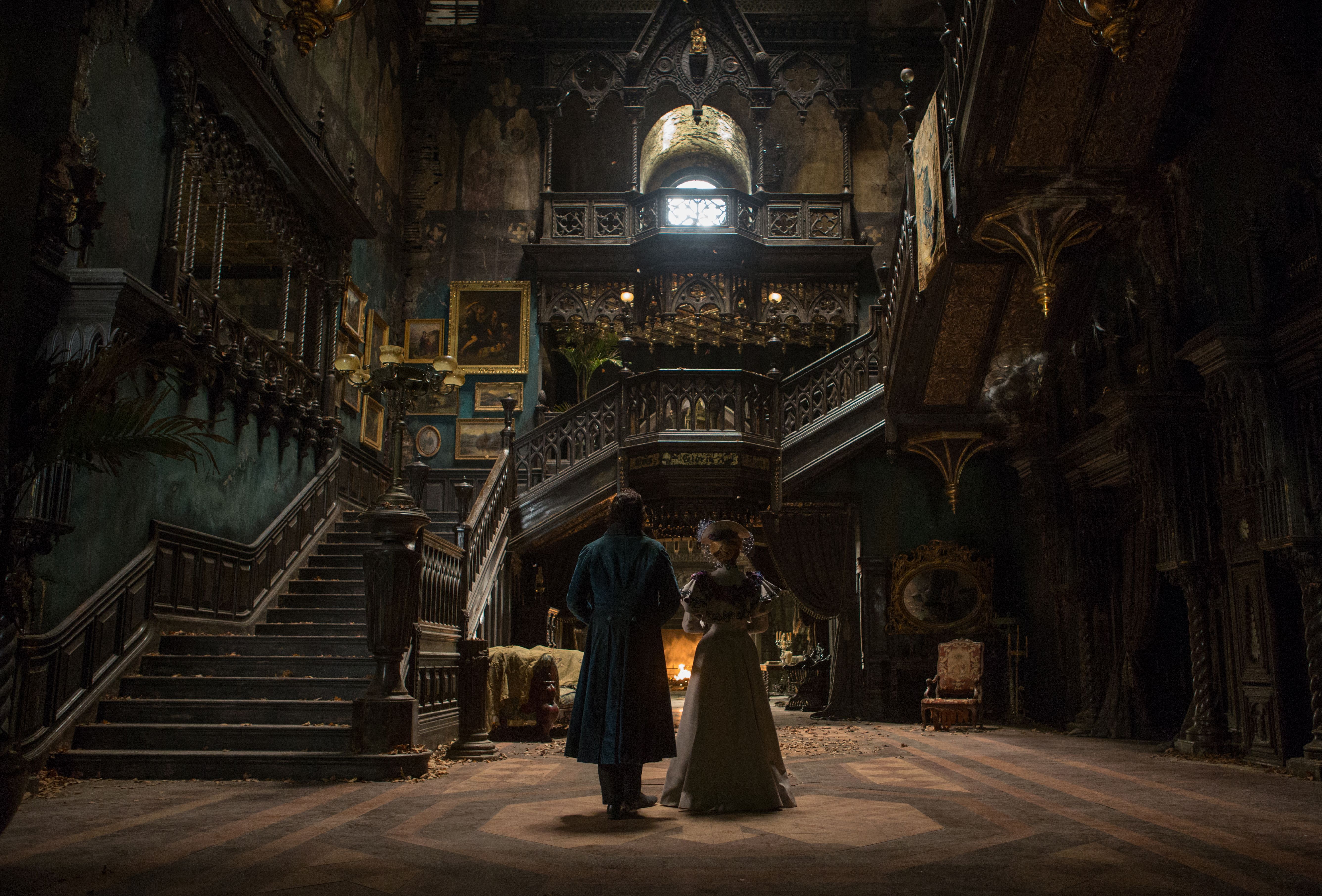 The beautiful dark old house in Crimson Peak