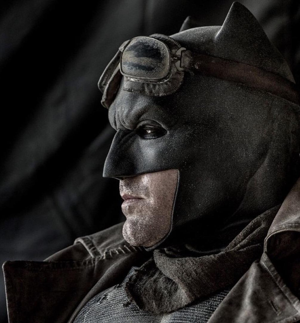 New Shot of Batman in Desert Gear