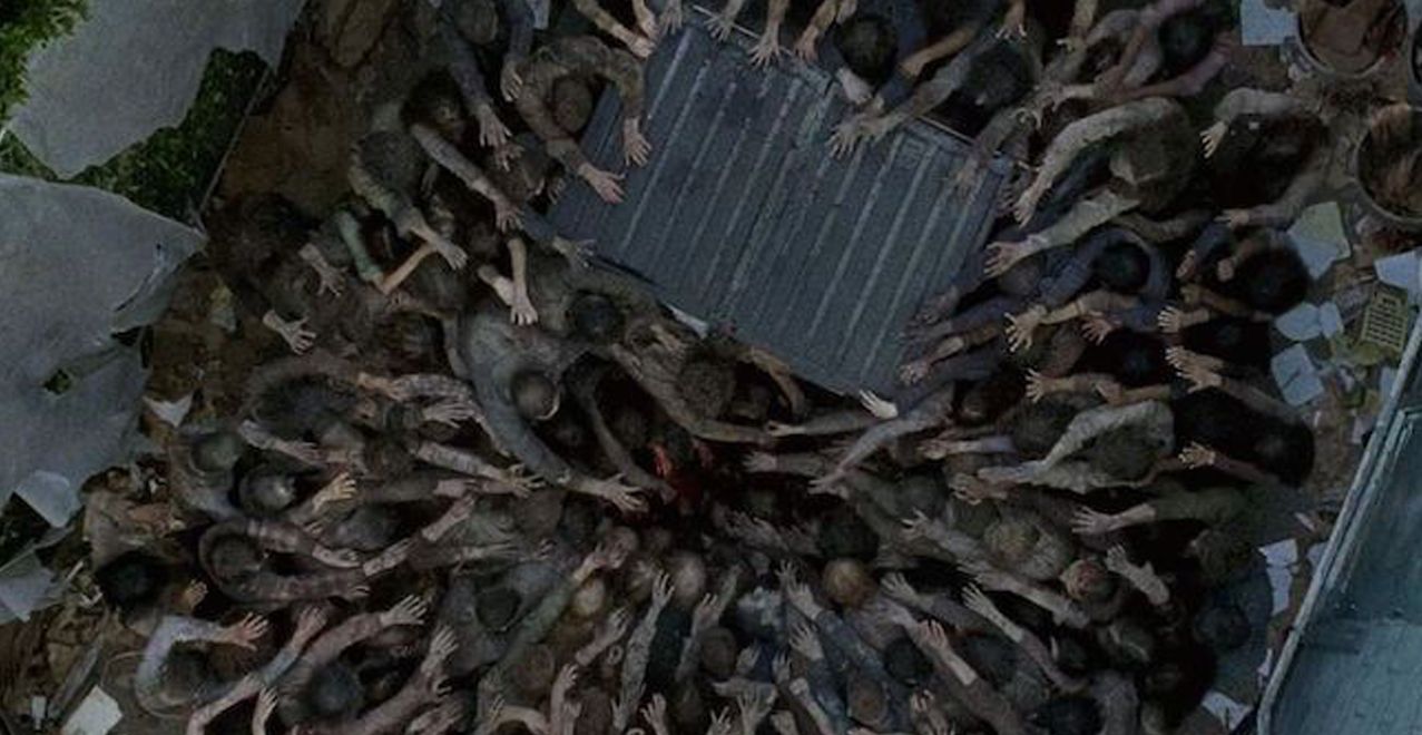 Walkers converge in Season 6