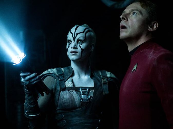 Jaylah (Sofia Boutella) and Scotty (Simon Pegg) in Star Trek