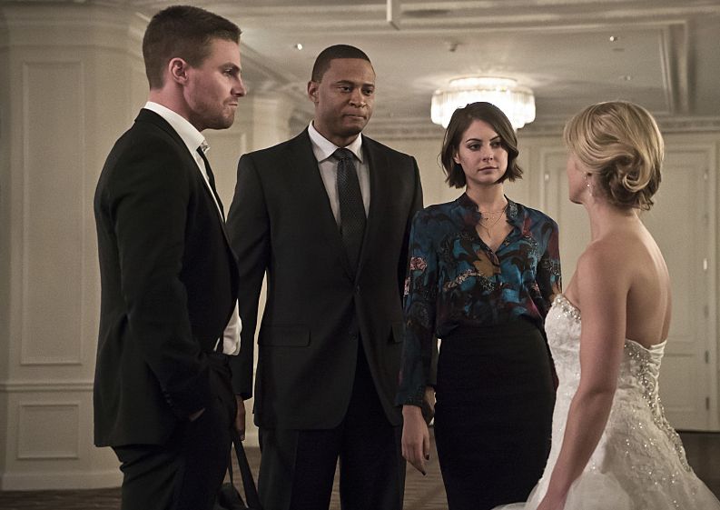 Oliver, John Diggle, Thea, Felicity on &quot;wedding day&quot;