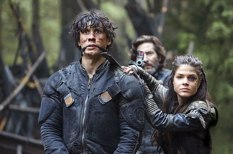 Octavia holds Bellamy hostage as she and Kane negotiate with