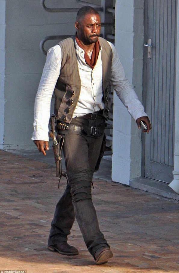 First look: Idris Elba as the Gunslinger