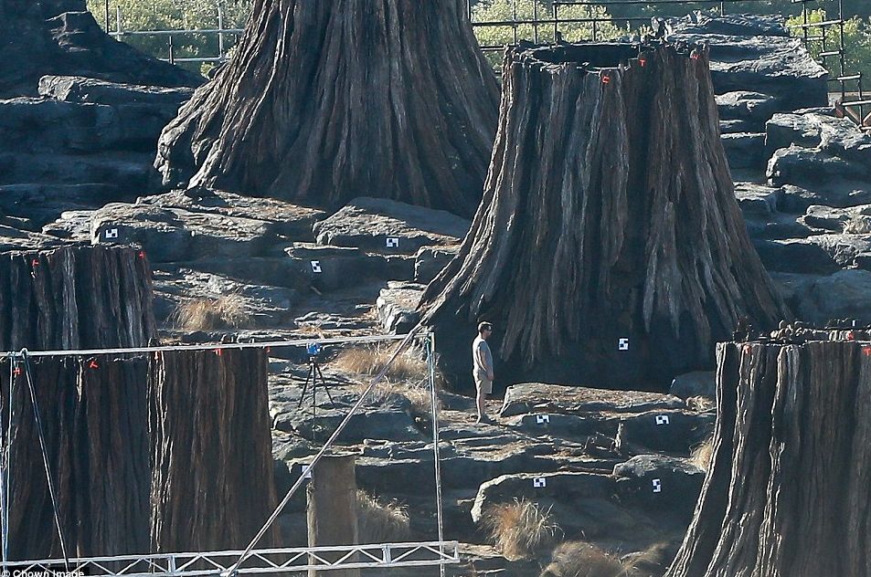 Huge &#039;natural&#039; structures on the set of Alien: Covenant