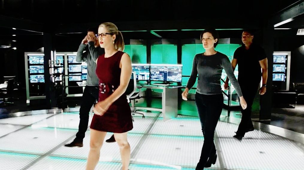 Original Team Arrow + Lyla Diggle in lair