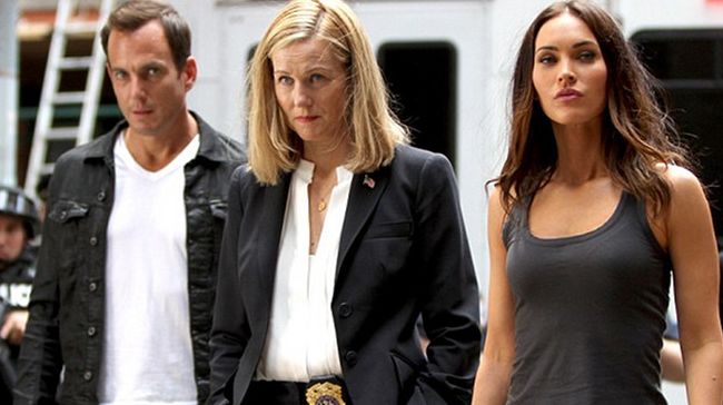 Will Arnett, Laura Linney, Megan Fox in &quot;TMNT: Out of the Shadows&quot;