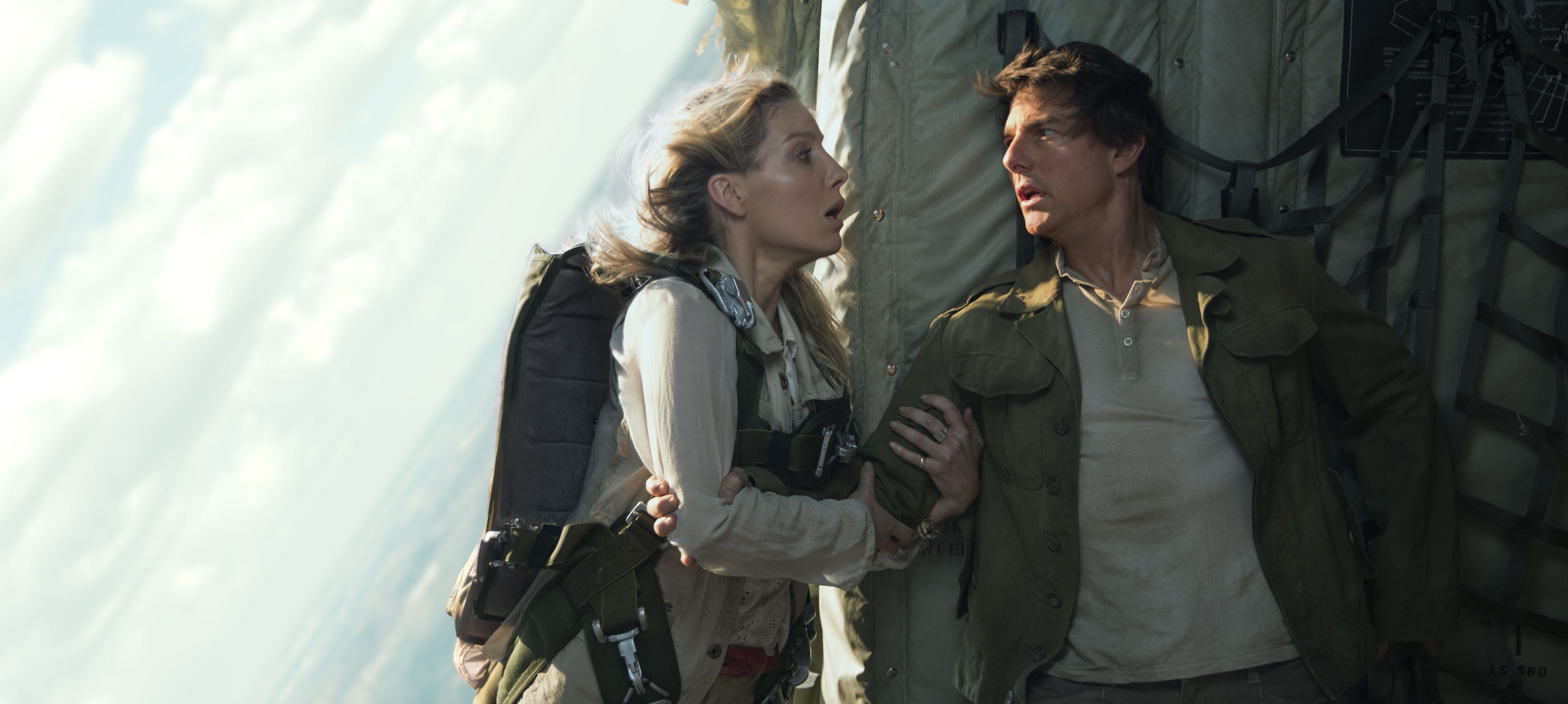 Annabelle Wallis and Tom Cruise in &quot;The Mummy&quot;