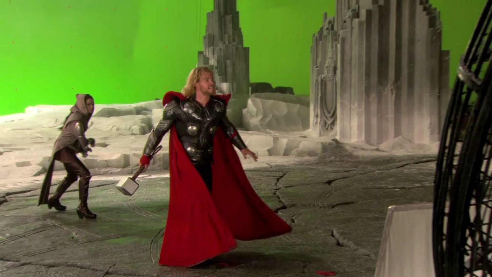Kenneth Branagh, Natalie Portman and Anthony Hopkins talk about working with Chris Hemsworth on Thor