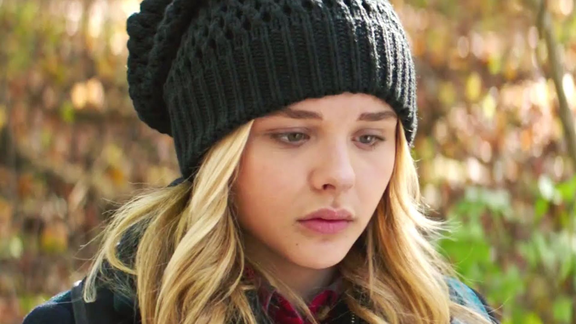 Aliens invade in new trailer for &#039;The 5th Wave&#039; with Chloe G